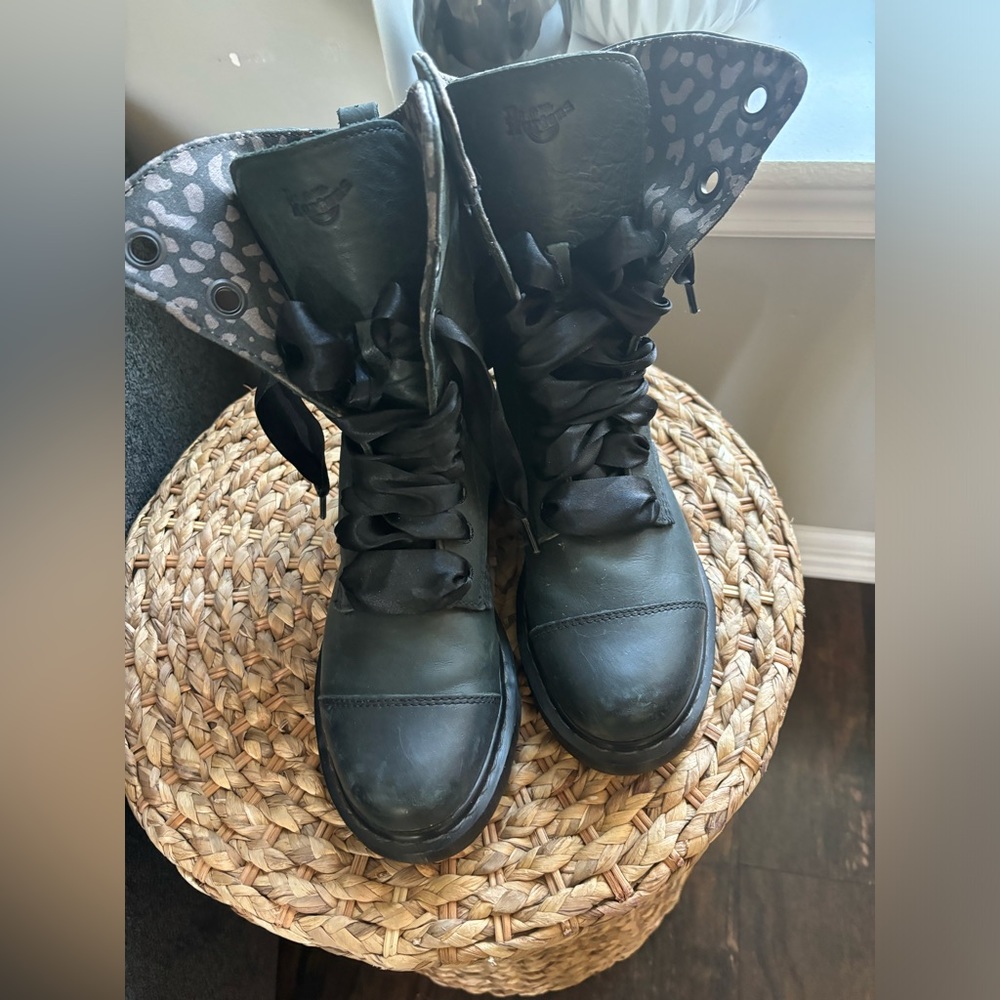 Women's Dr. Marten's AirWear size 9.